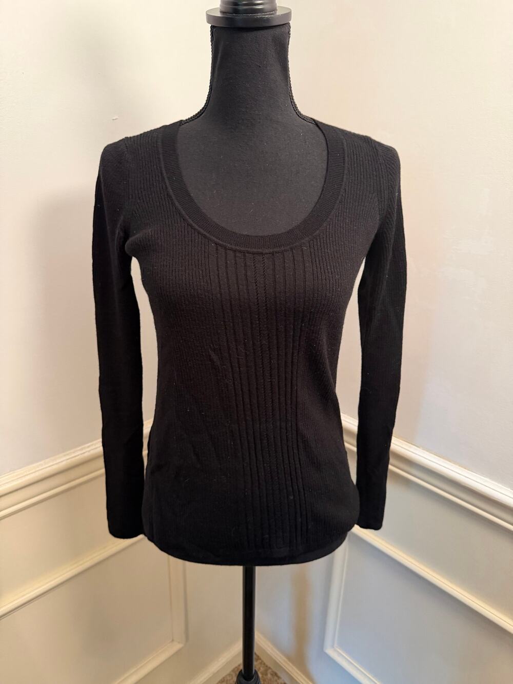 Banana Republic 100% Merino Wool Ribbed Scoop Neck Long Sleeve Sweater Top Black
